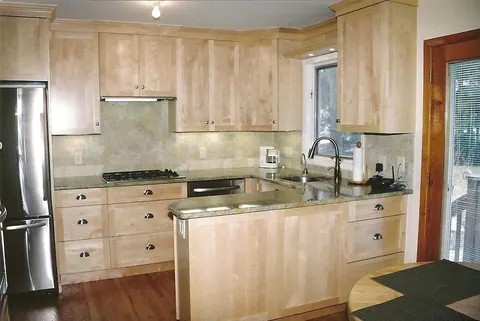 Kitchen backsplash
