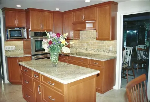 Kitchen floor tile